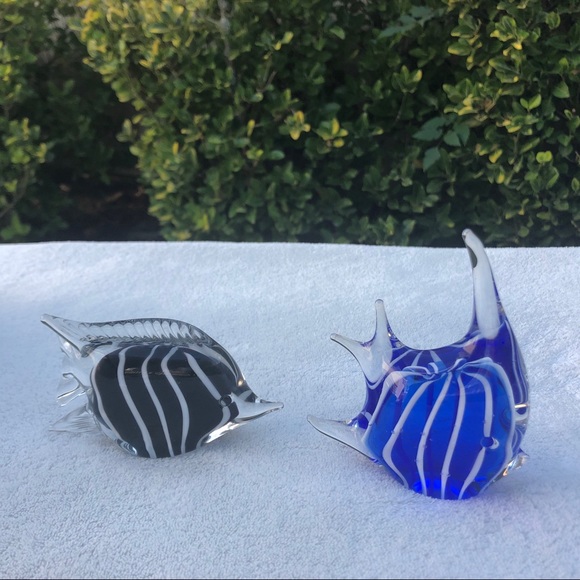 Glass Angel Fishes Lot of Two Blue & Black - Picture 9 of 10